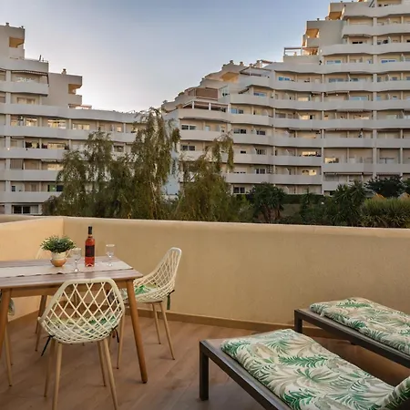 Apartamento Benalbeach Loft Garden And Sea View